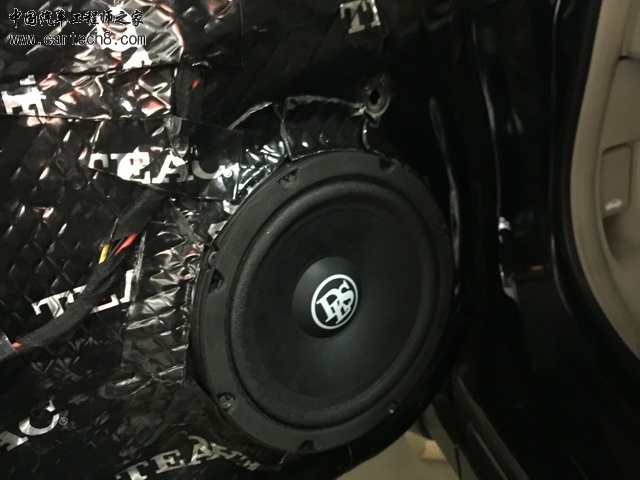 6  瑞典DLS MK6.2中低音喇叭 的安装效果展示.JPG